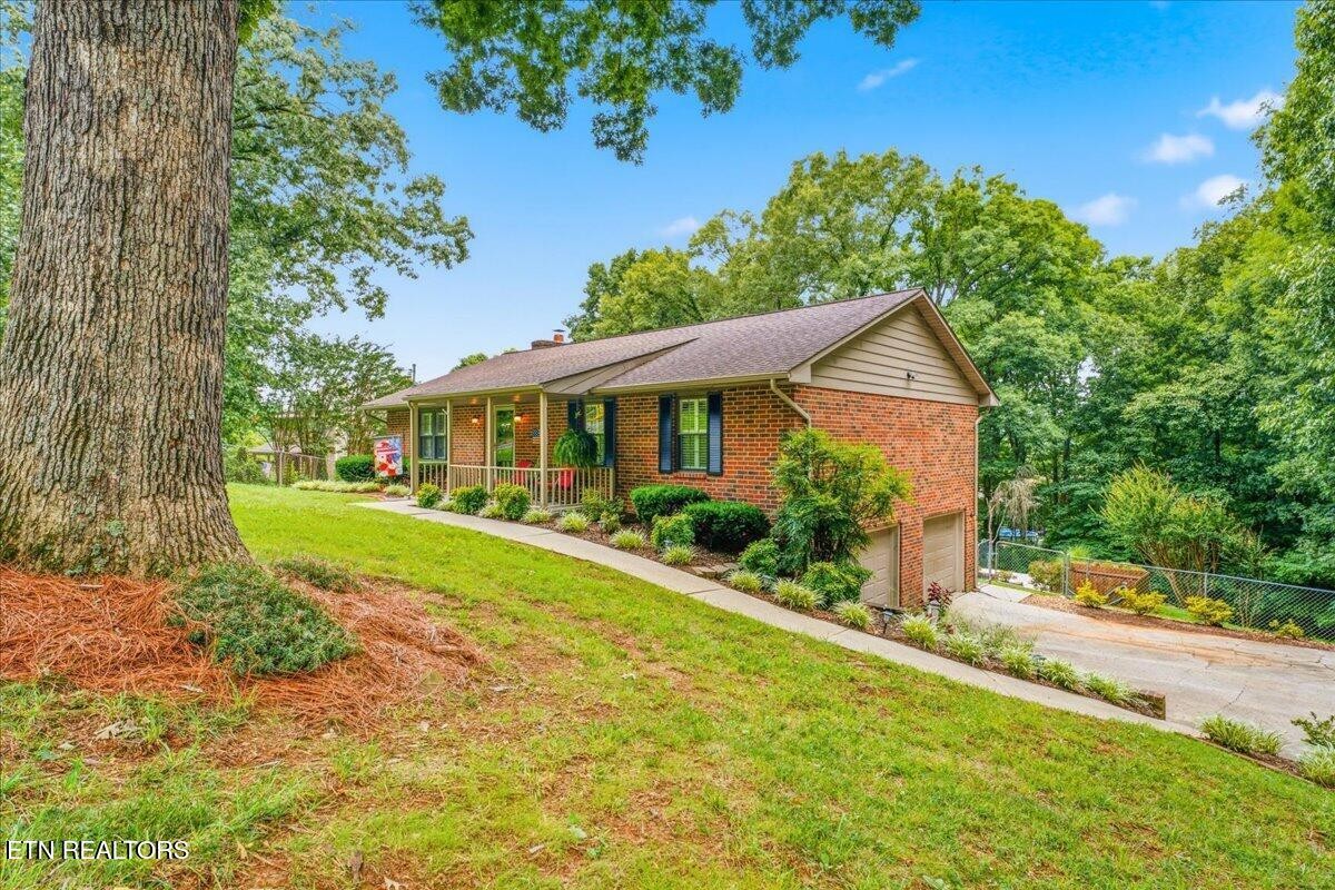 7547 Gynevere Drive Property Photo 2