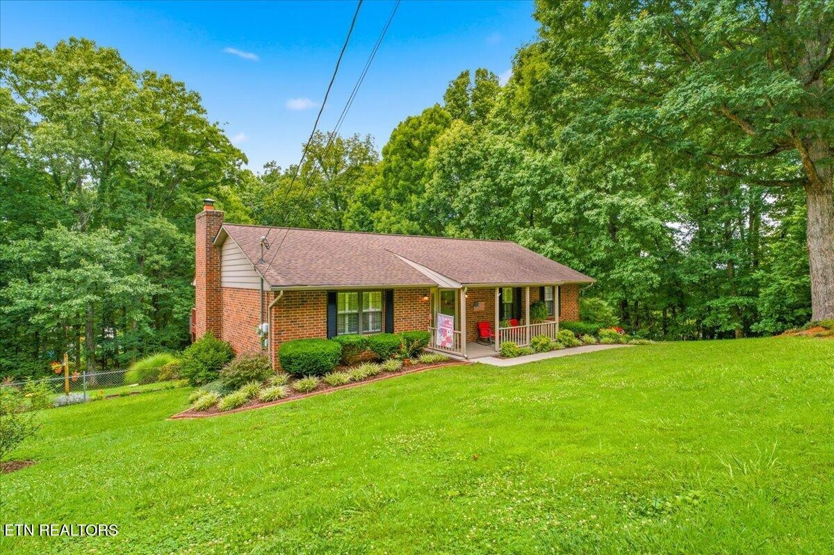 7547 Gynevere Drive Property Photo 3