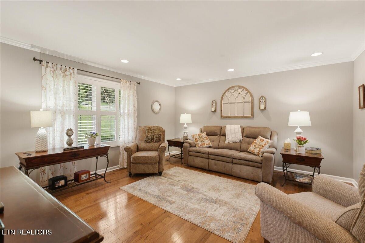 7547 Gynevere Drive Property Photo 10