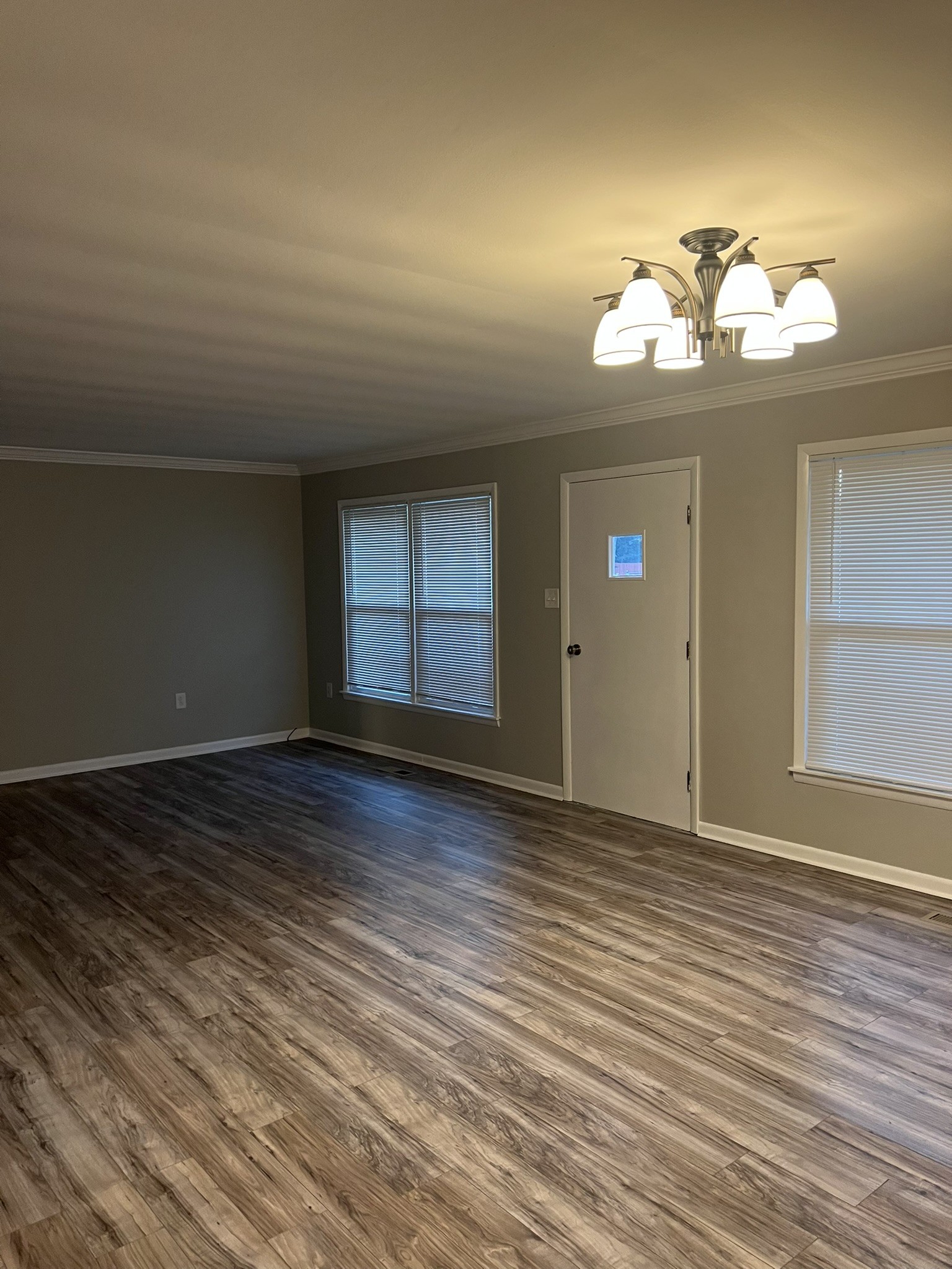 1132 White Blvd Property Photo 8