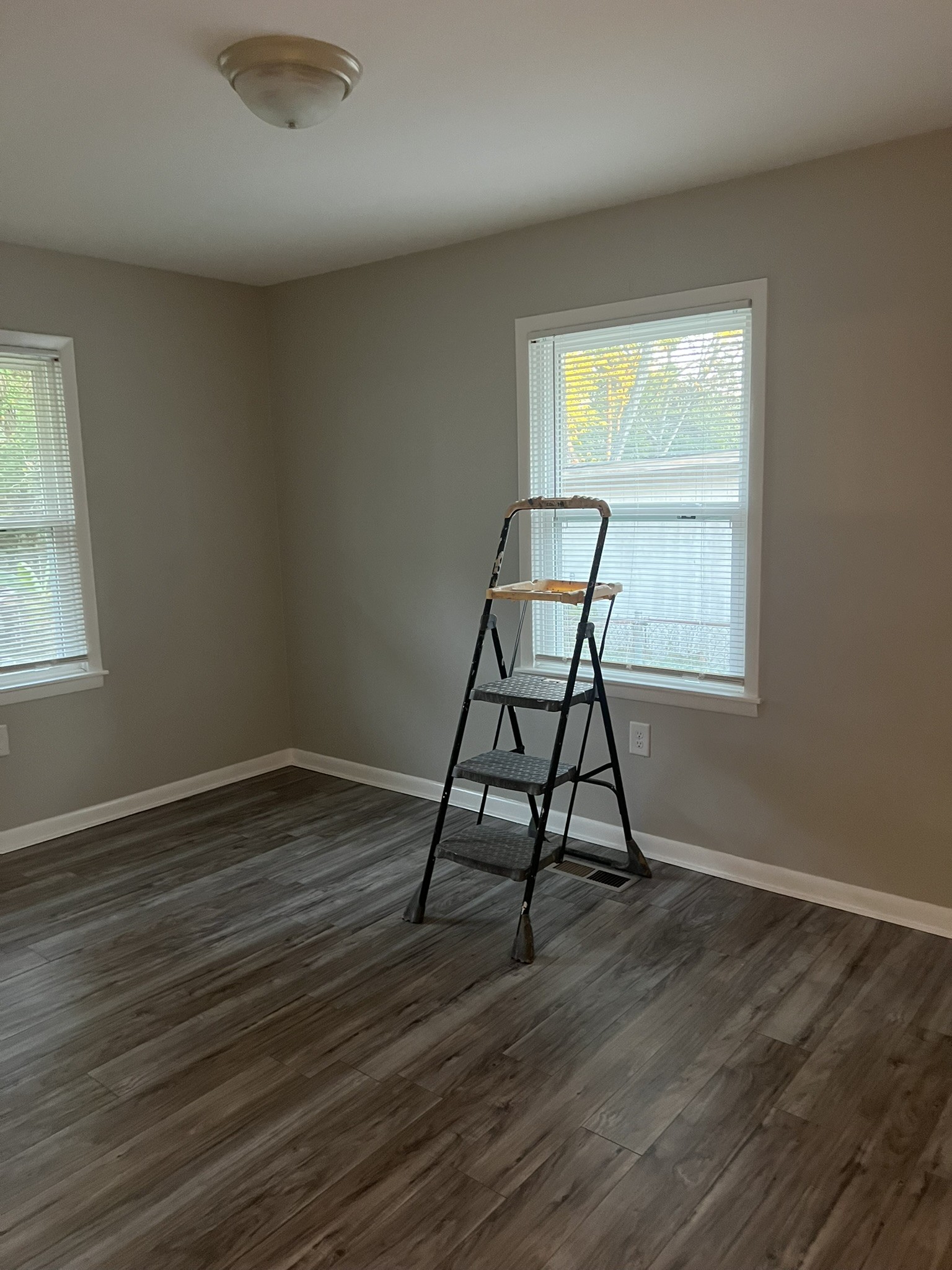 1132 White Blvd Property Photo 12