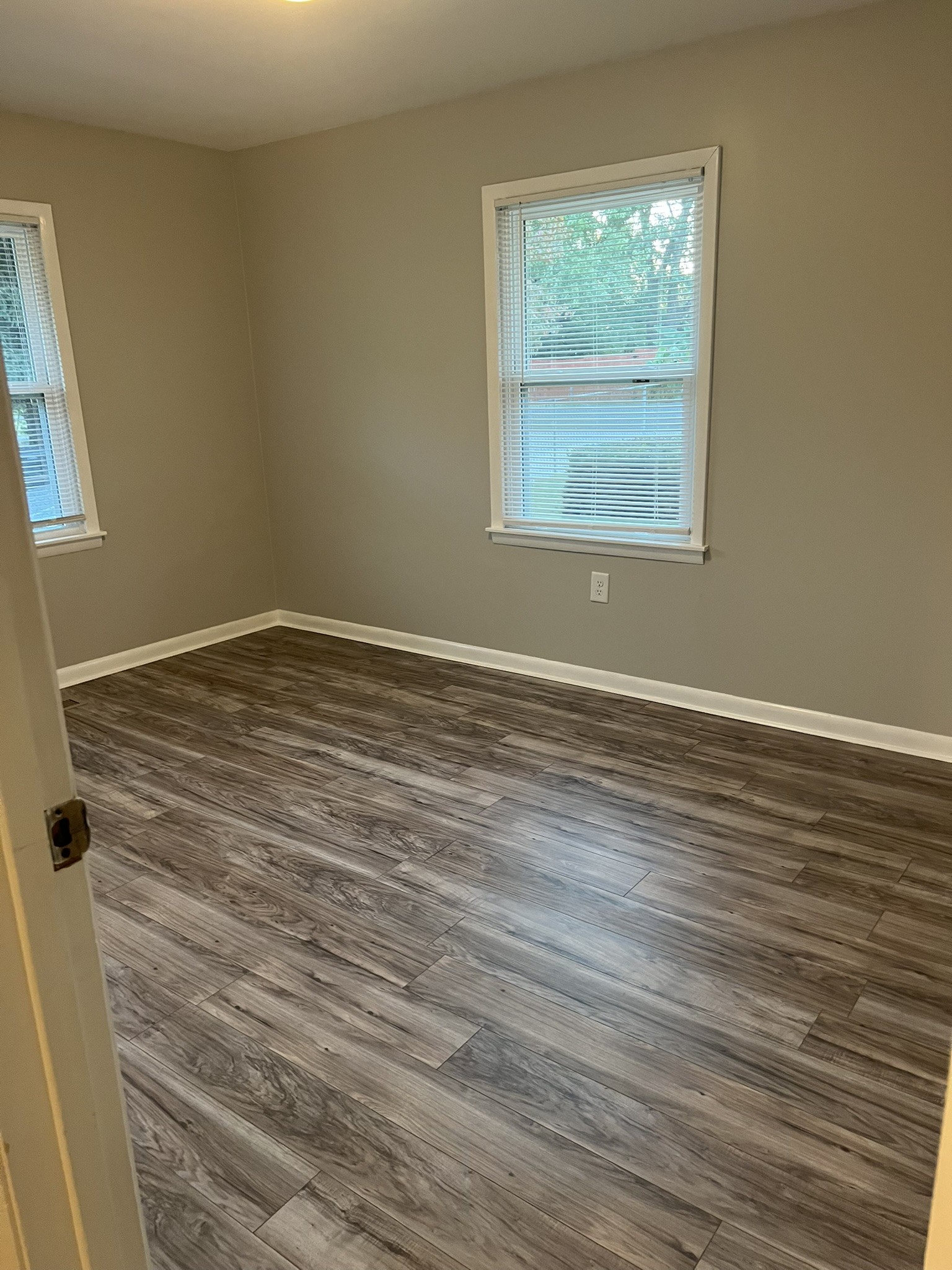 1132 White Blvd Property Photo 13