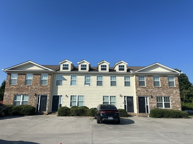 166 Lone Tree Dr, NE Property Photo 1