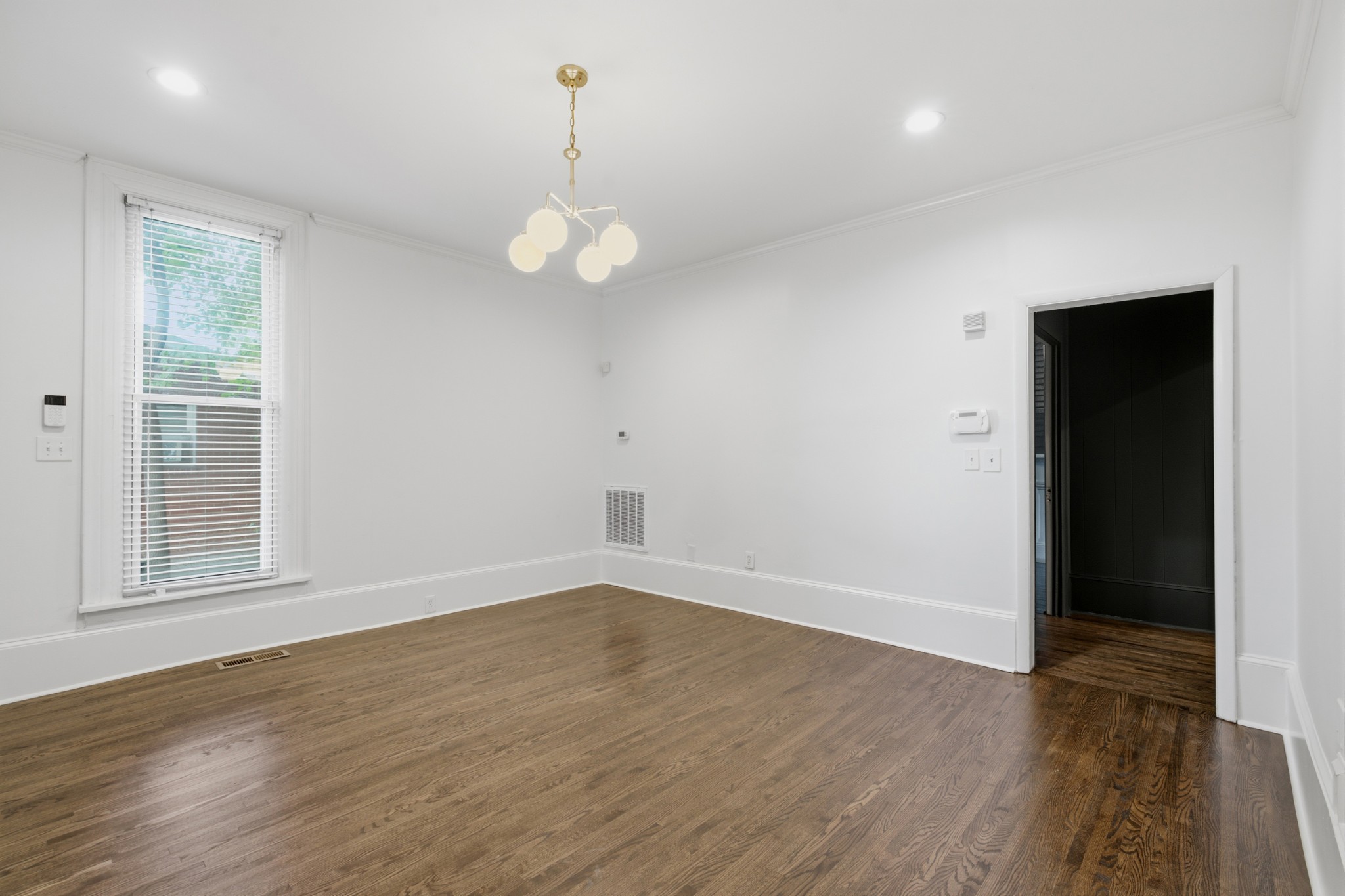 309 Hancock St Property Photo 5