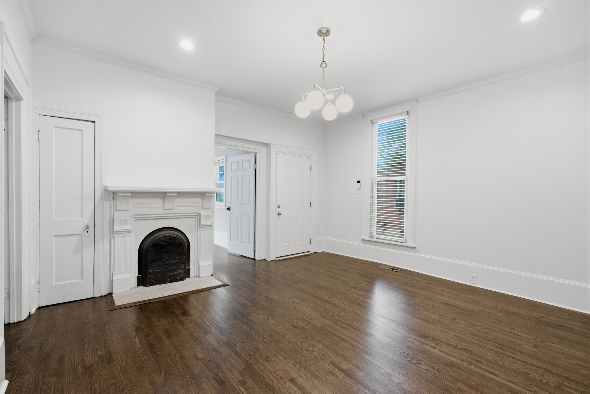 309 Hancock St Property Photo 6
