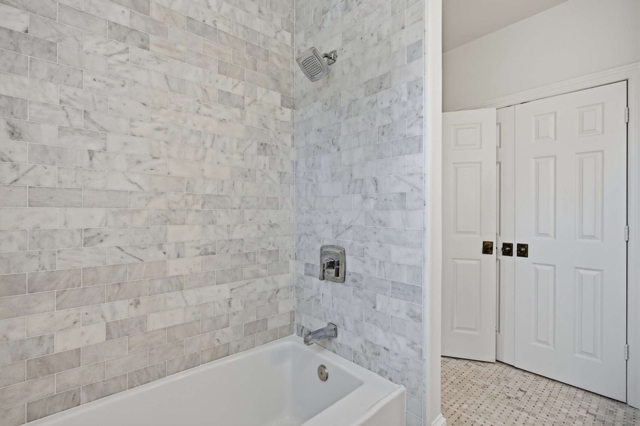 309 Hancock St Property Photo 23