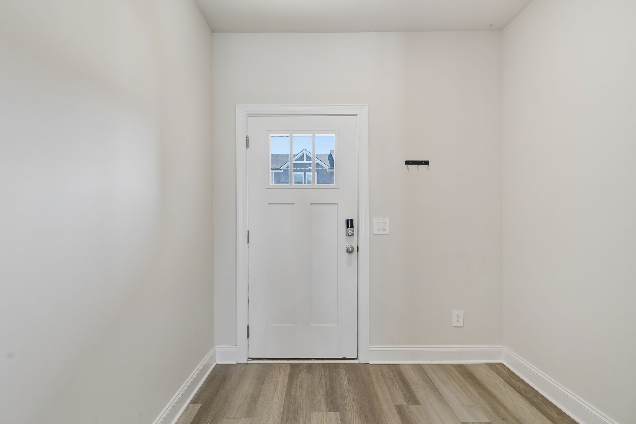 2203 Kulshan Ct Property Photo 3