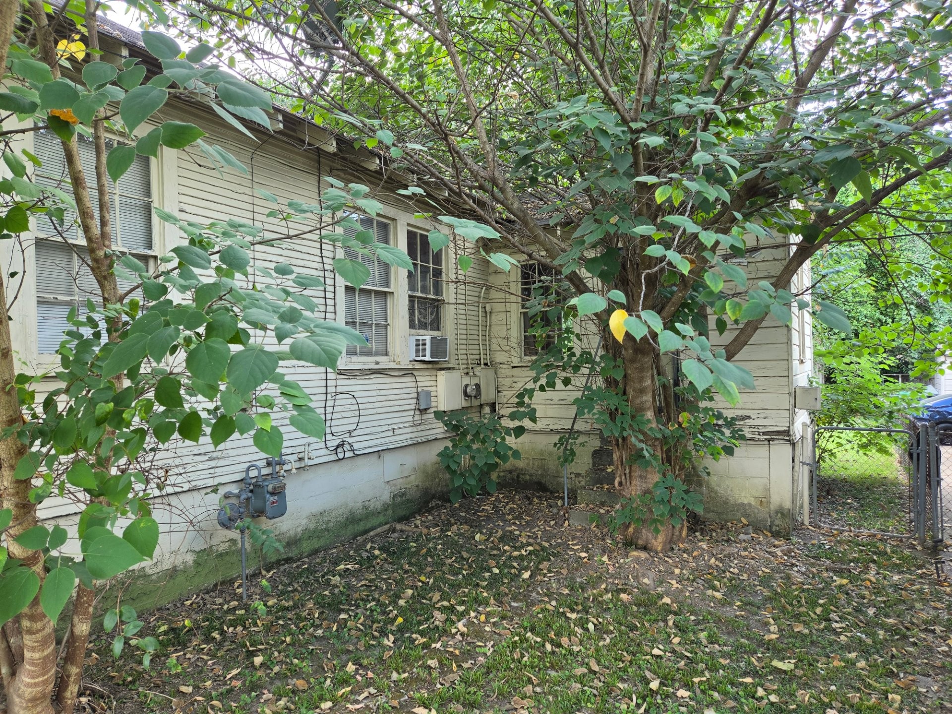33 S Bingham St Property Photo 2