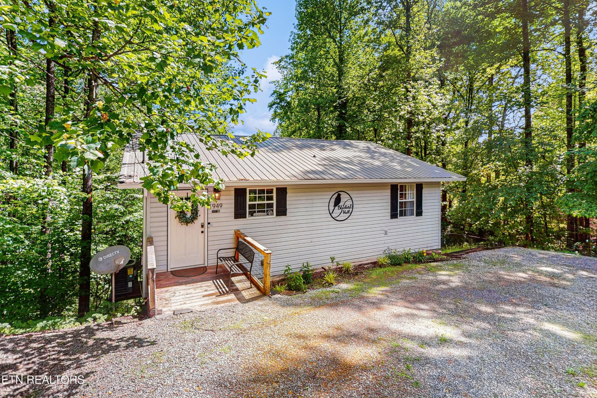 1949 Shady Grove Rd Property Photo 1