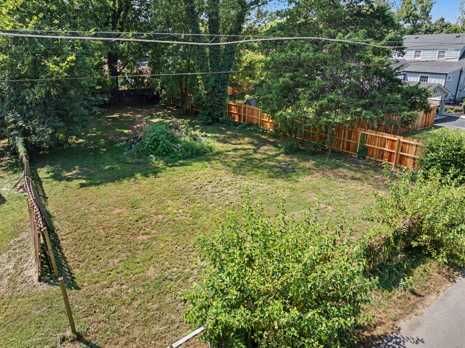 1004 E Vine St Property Photo 13