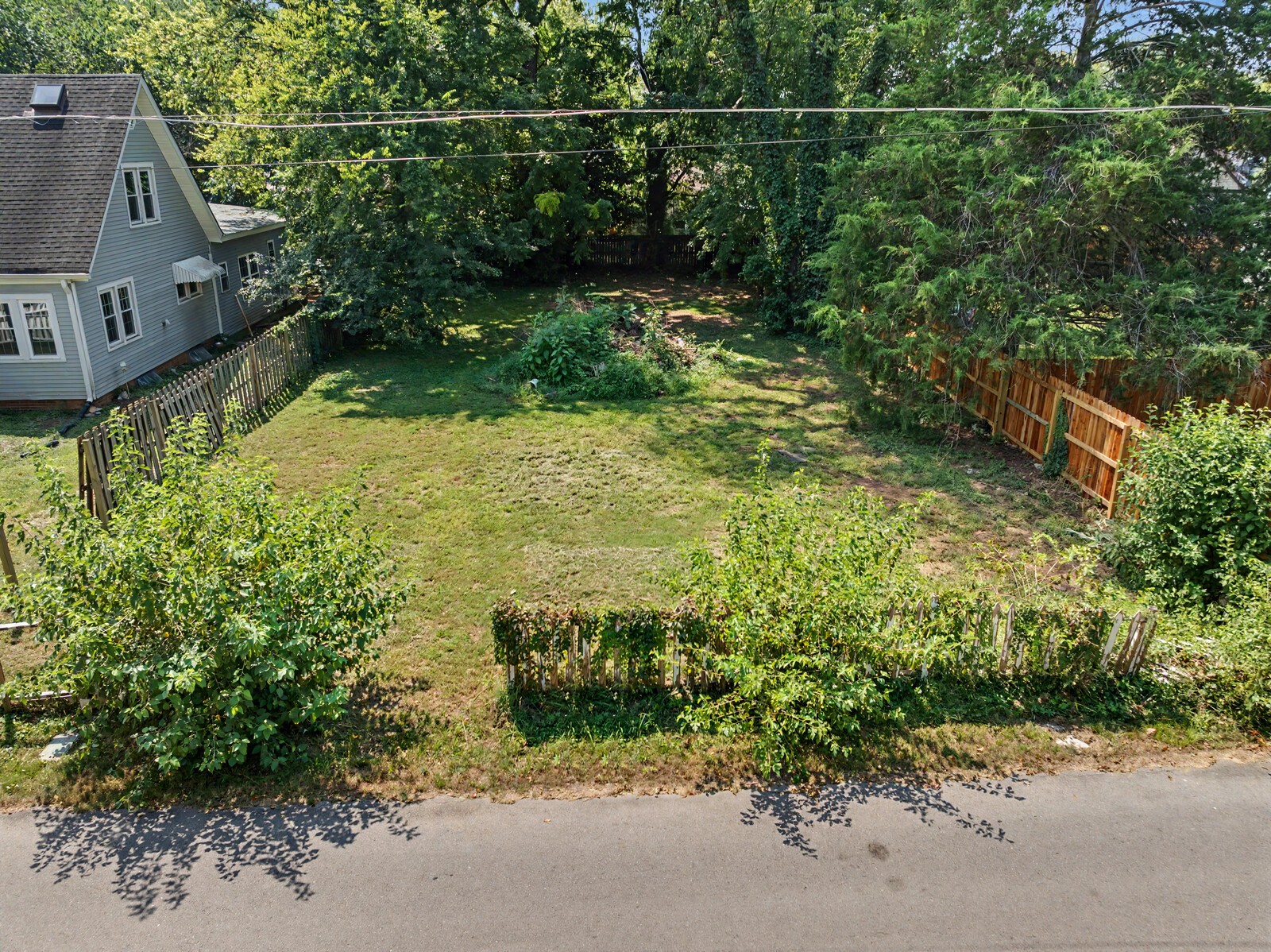 1004 E Vine St Property Photo 14