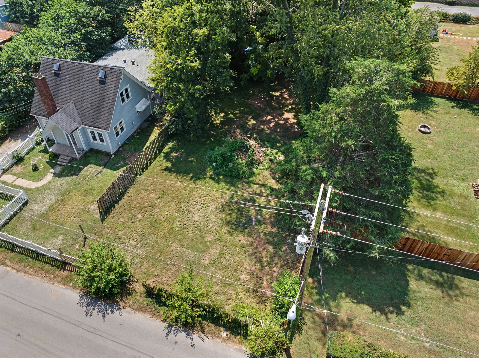 1004 E Vine St Property Photo 16