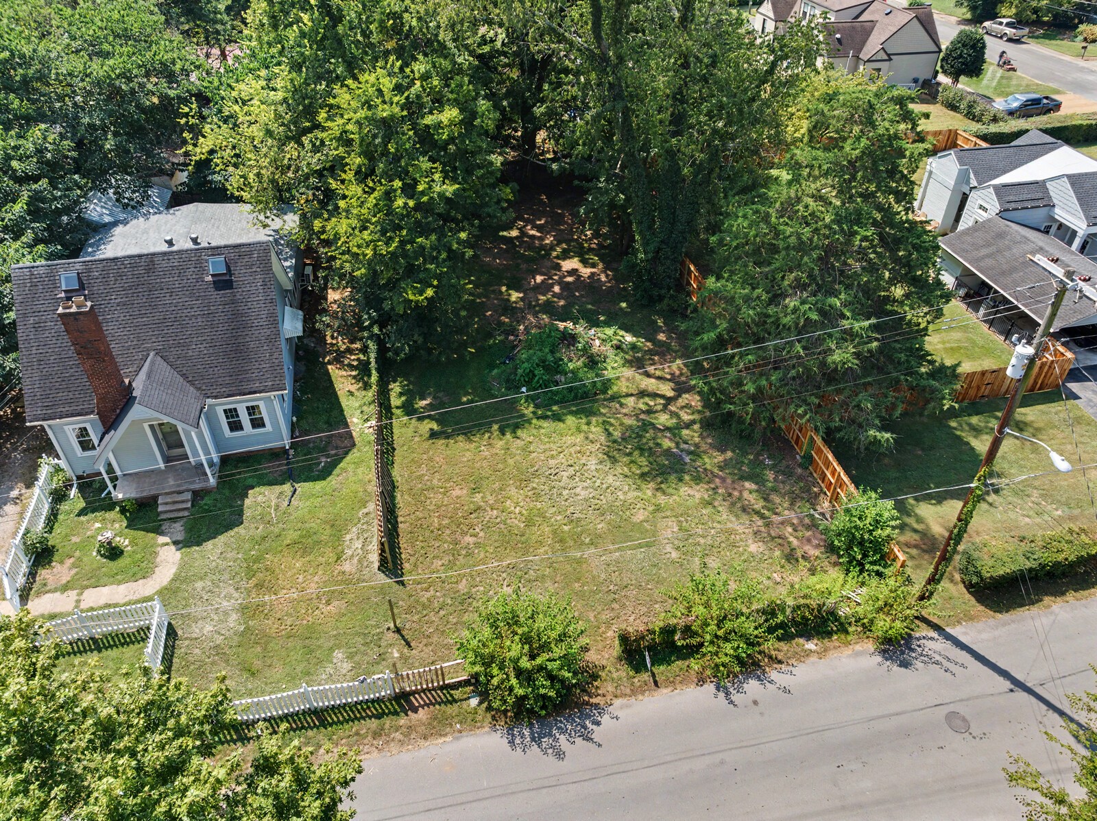 1004 E Vine St Property Photo 17