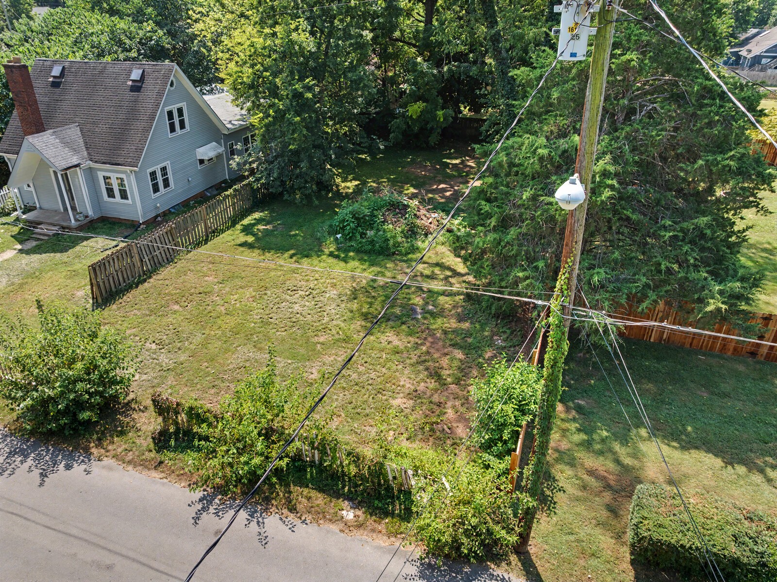 1004 E Vine St Property Photo 19