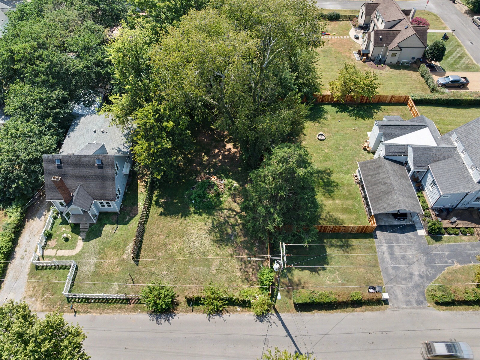 1004 E Vine St Property Photo 20