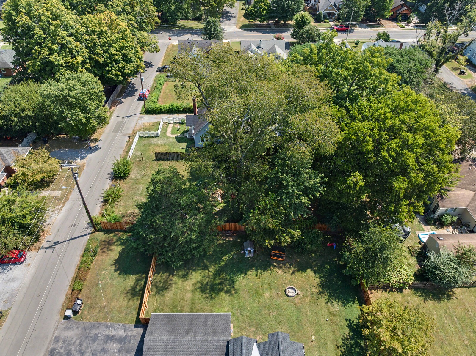 1004 E Vine St Property Photo 22