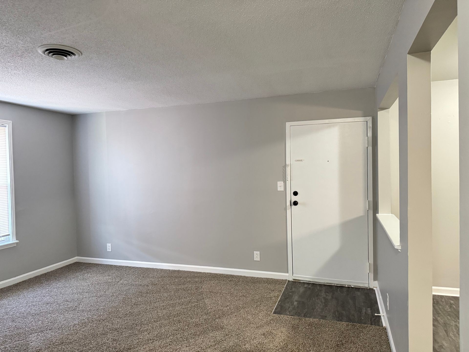 528 Main St Property Photo 2