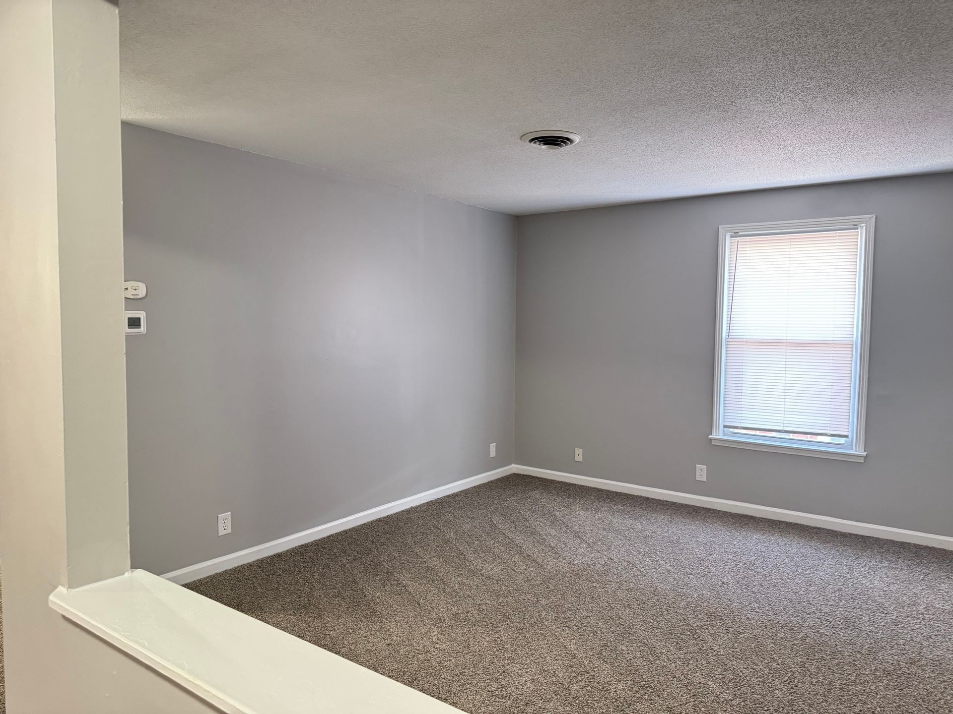 528 Main St Property Photo 3