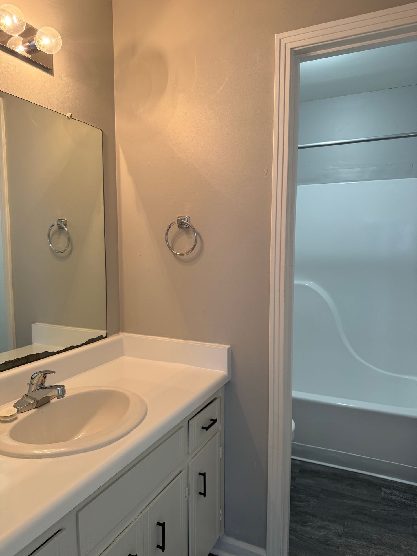 528 Main St Property Photo 14