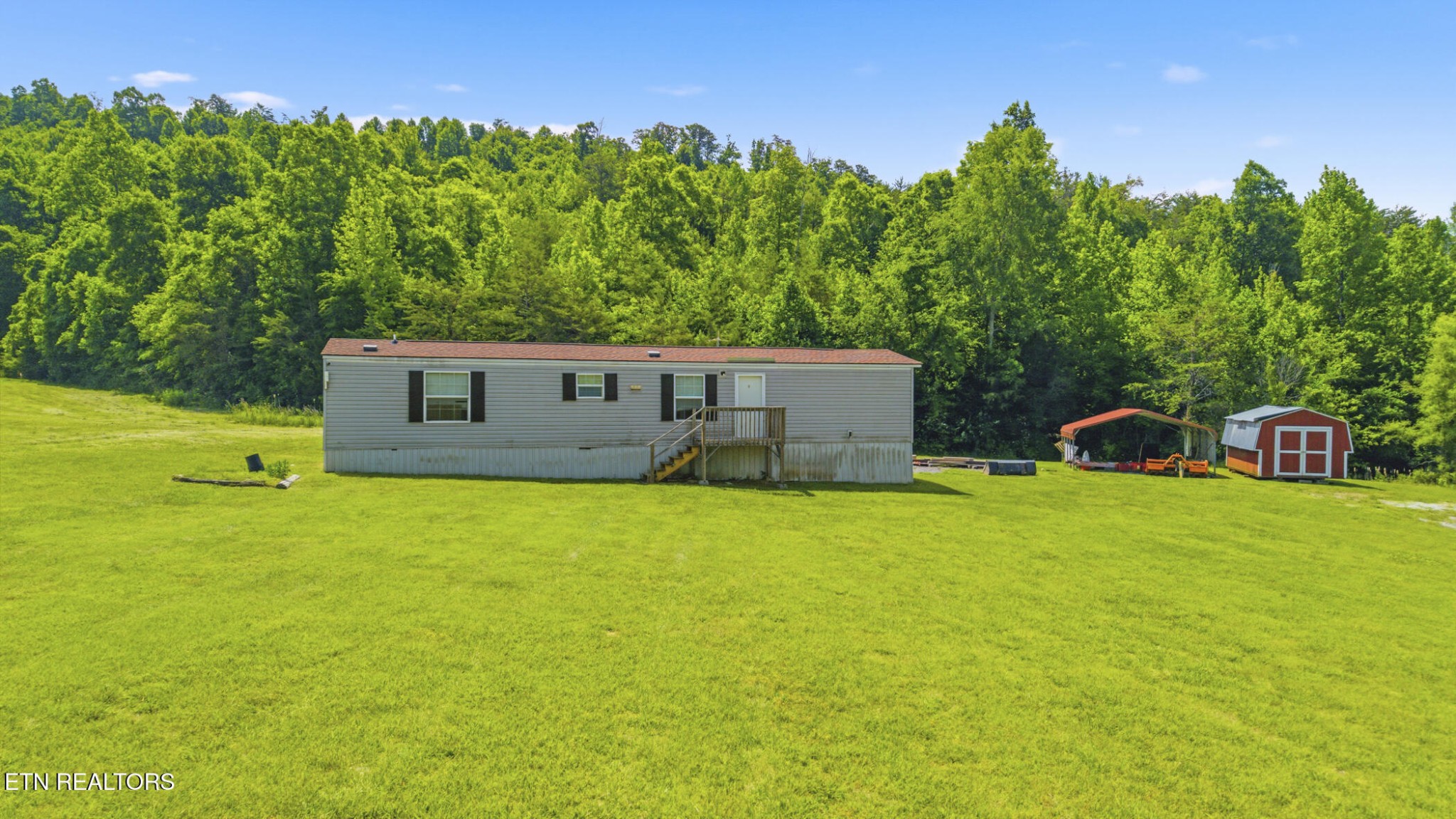 220 Three Point Rd Property Photo 8