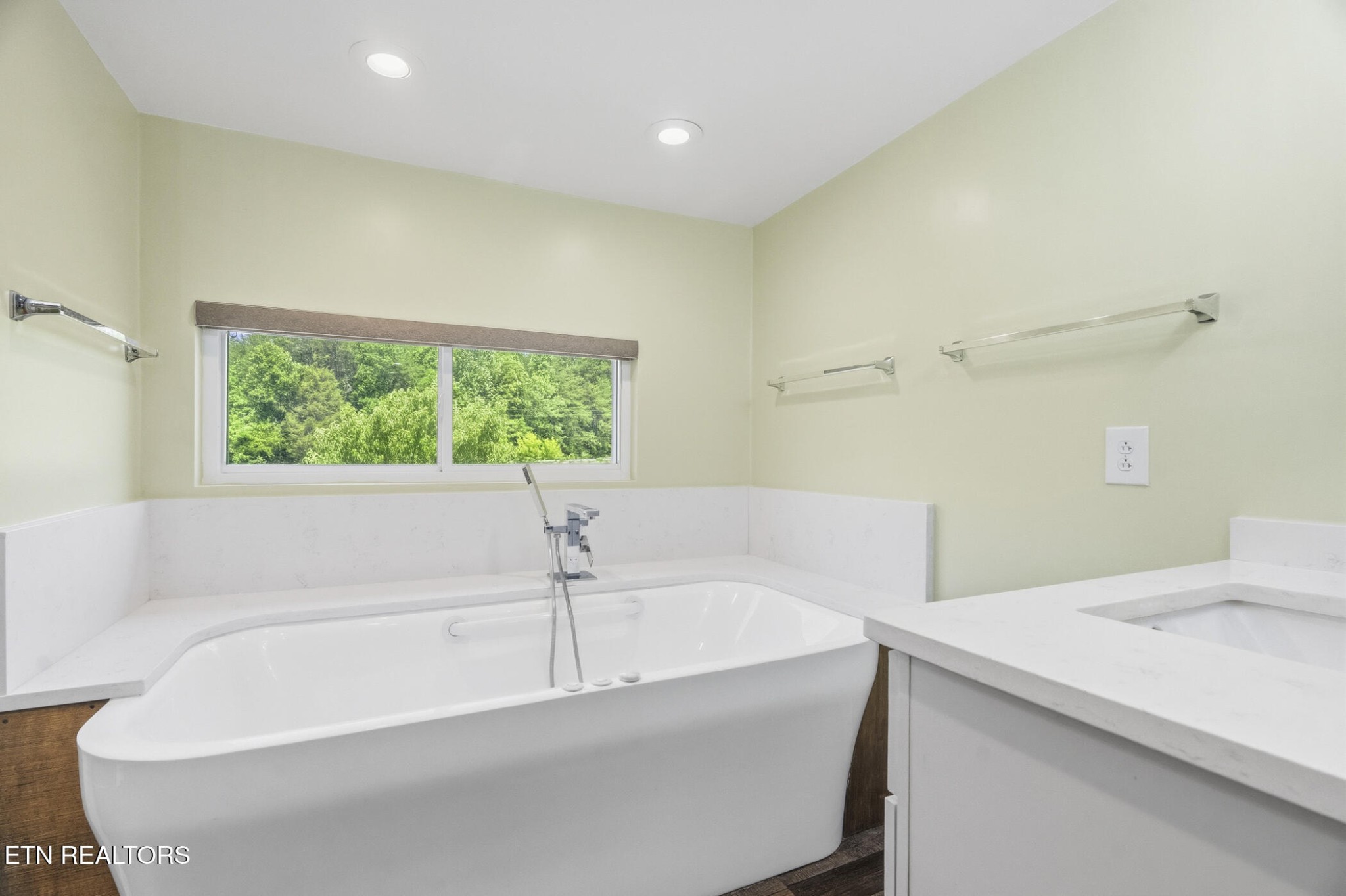 220 Three Point Rd Property Photo 55