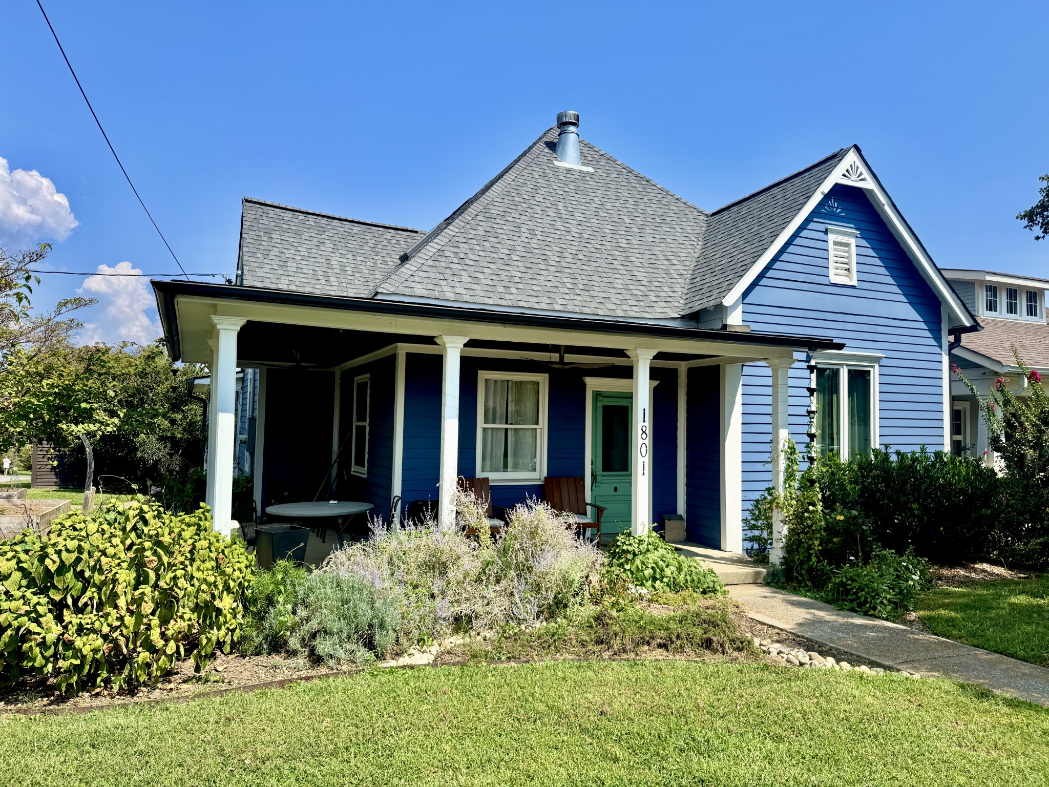 1801 Russell St Property Photo 2