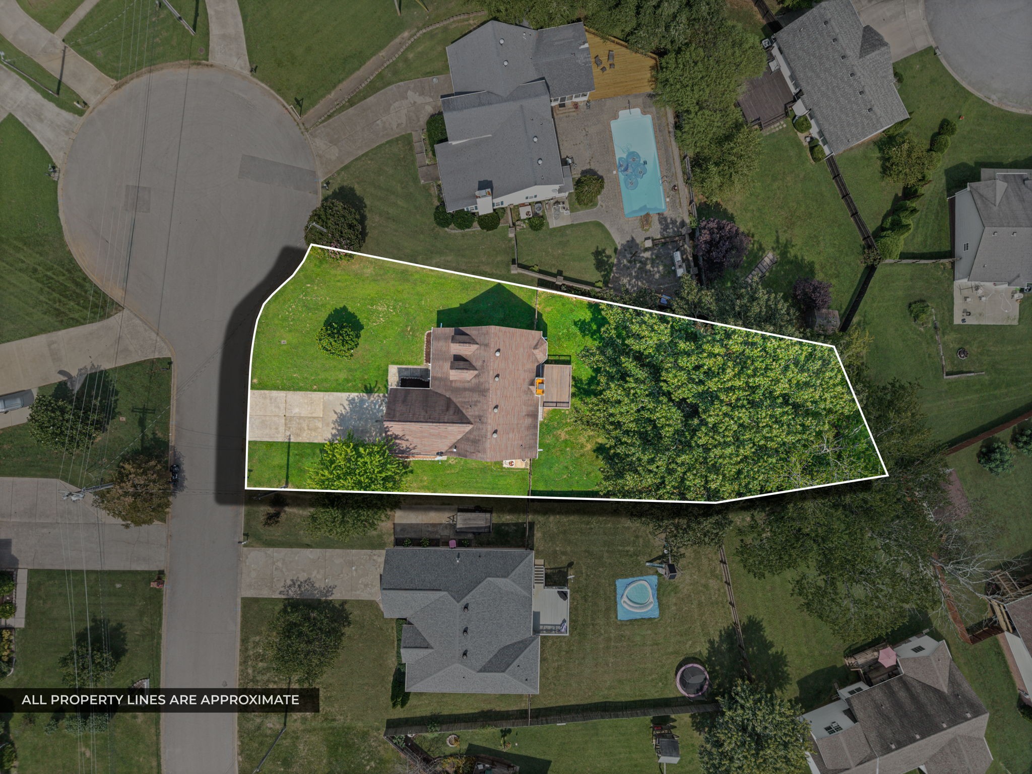 605 Westchester Pl Property Photo 2