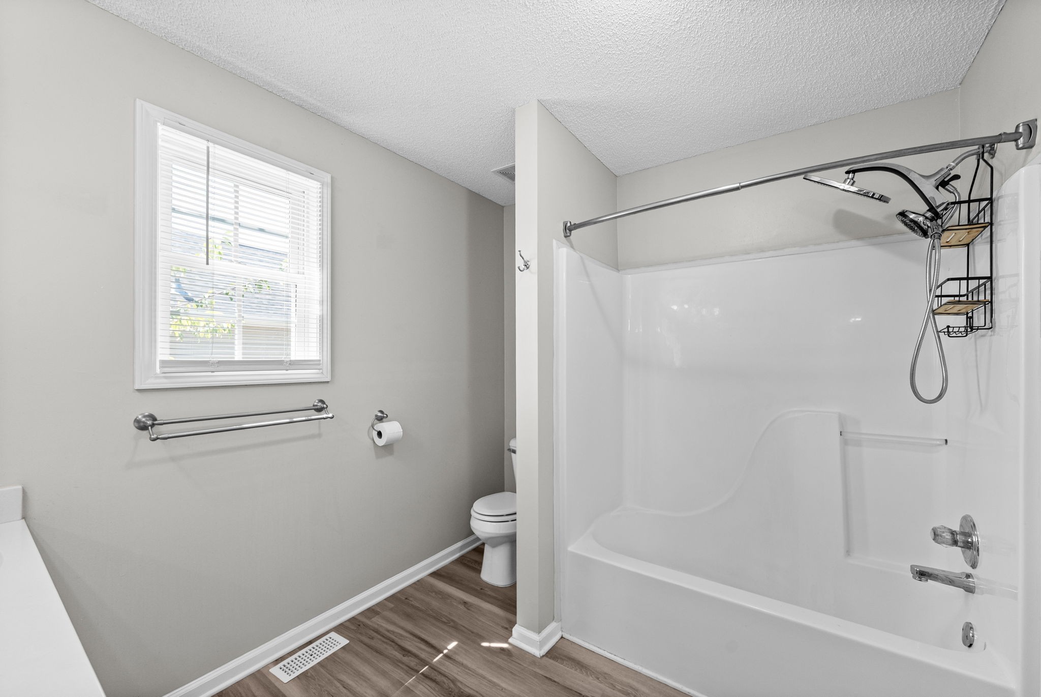 605 Westchester Pl Property Photo 15