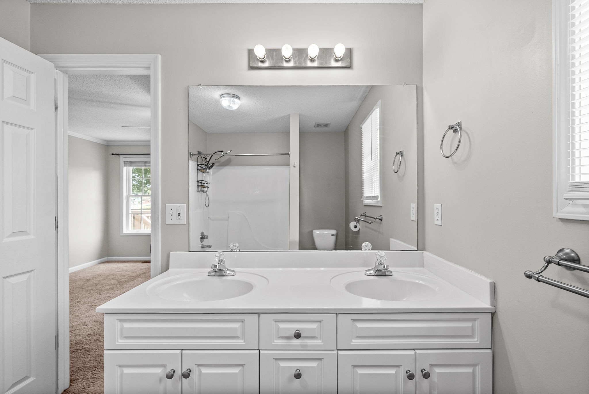 605 Westchester Pl Property Photo 16
