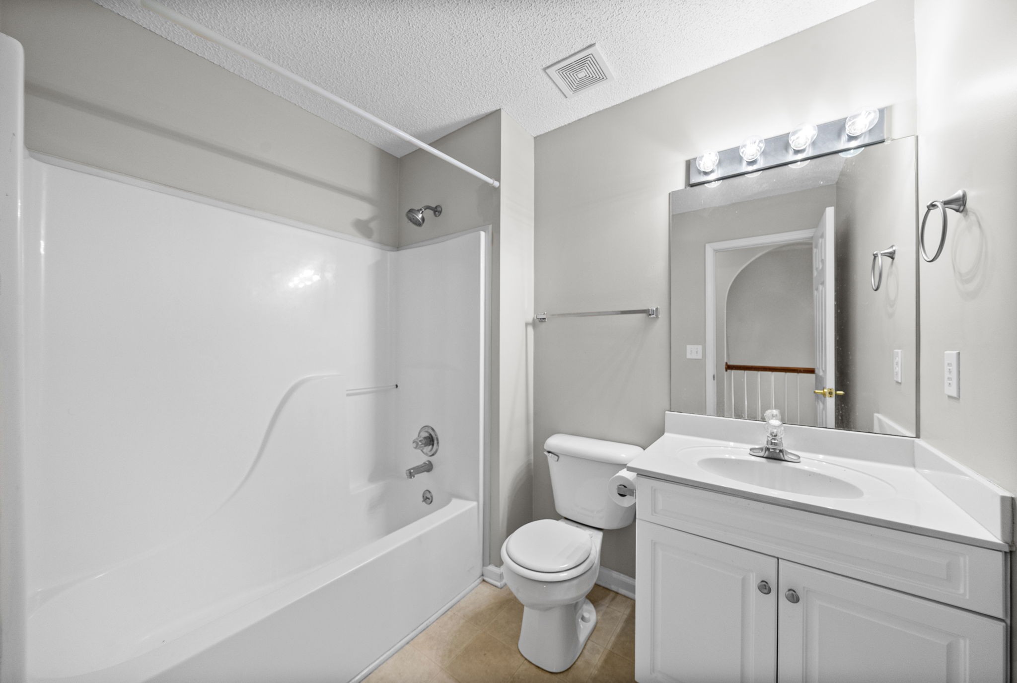 605 Westchester Pl Property Photo 21