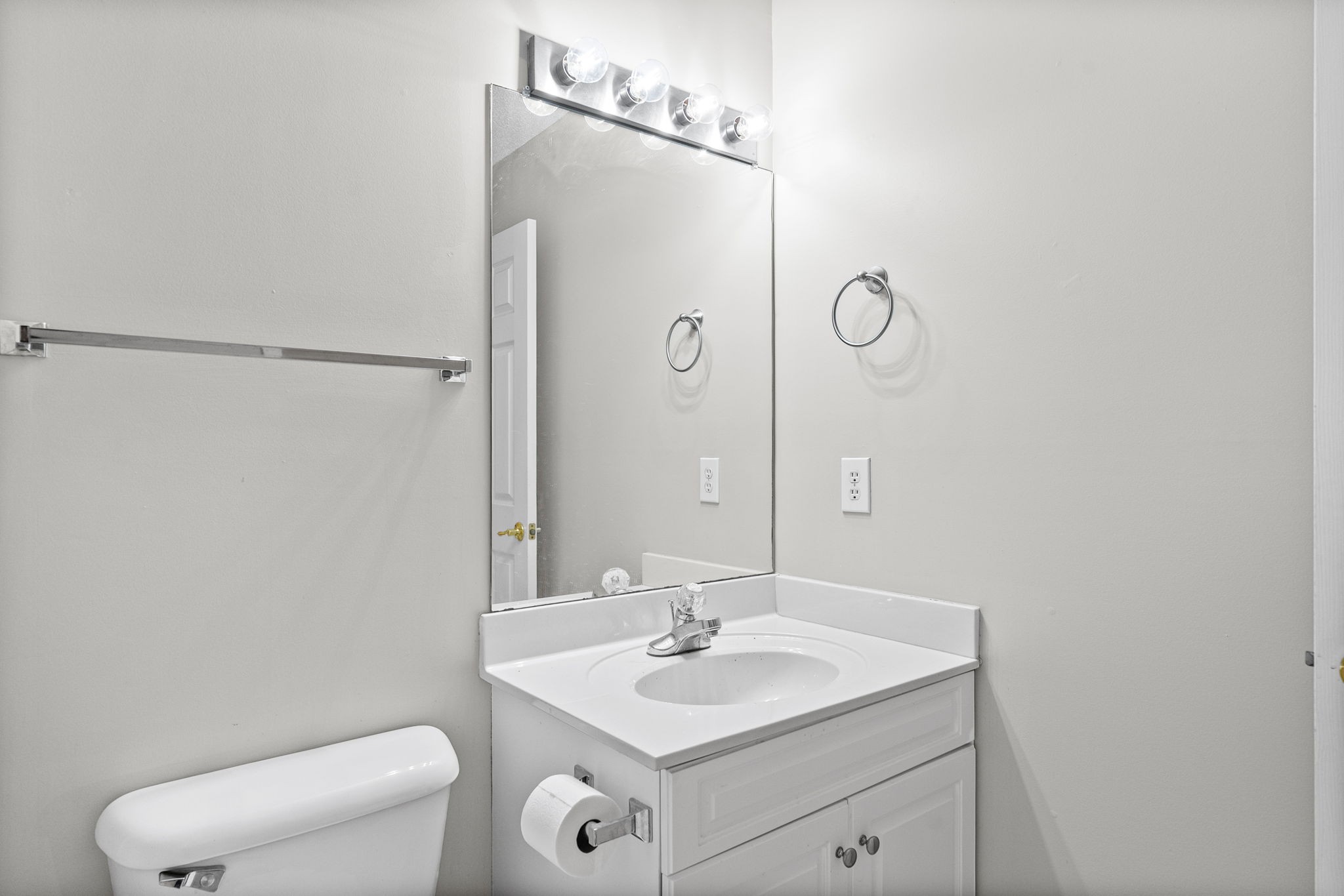 605 Westchester Pl Property Photo 22