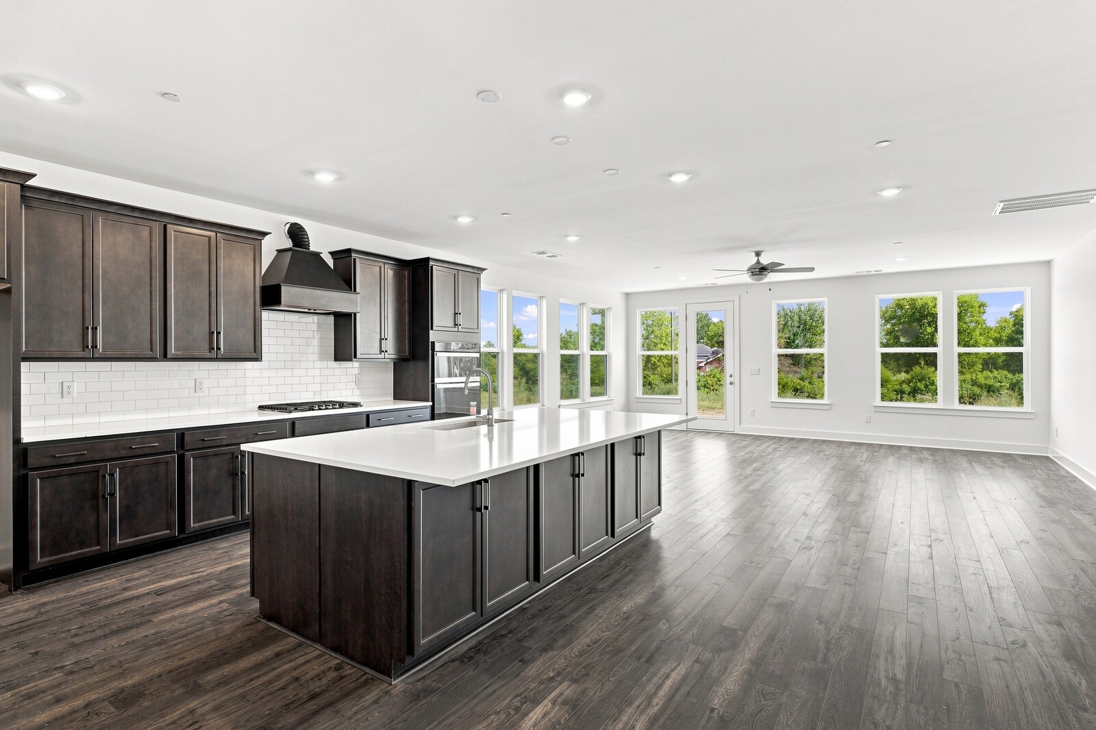 3039 Ledger Road Property Photo 1