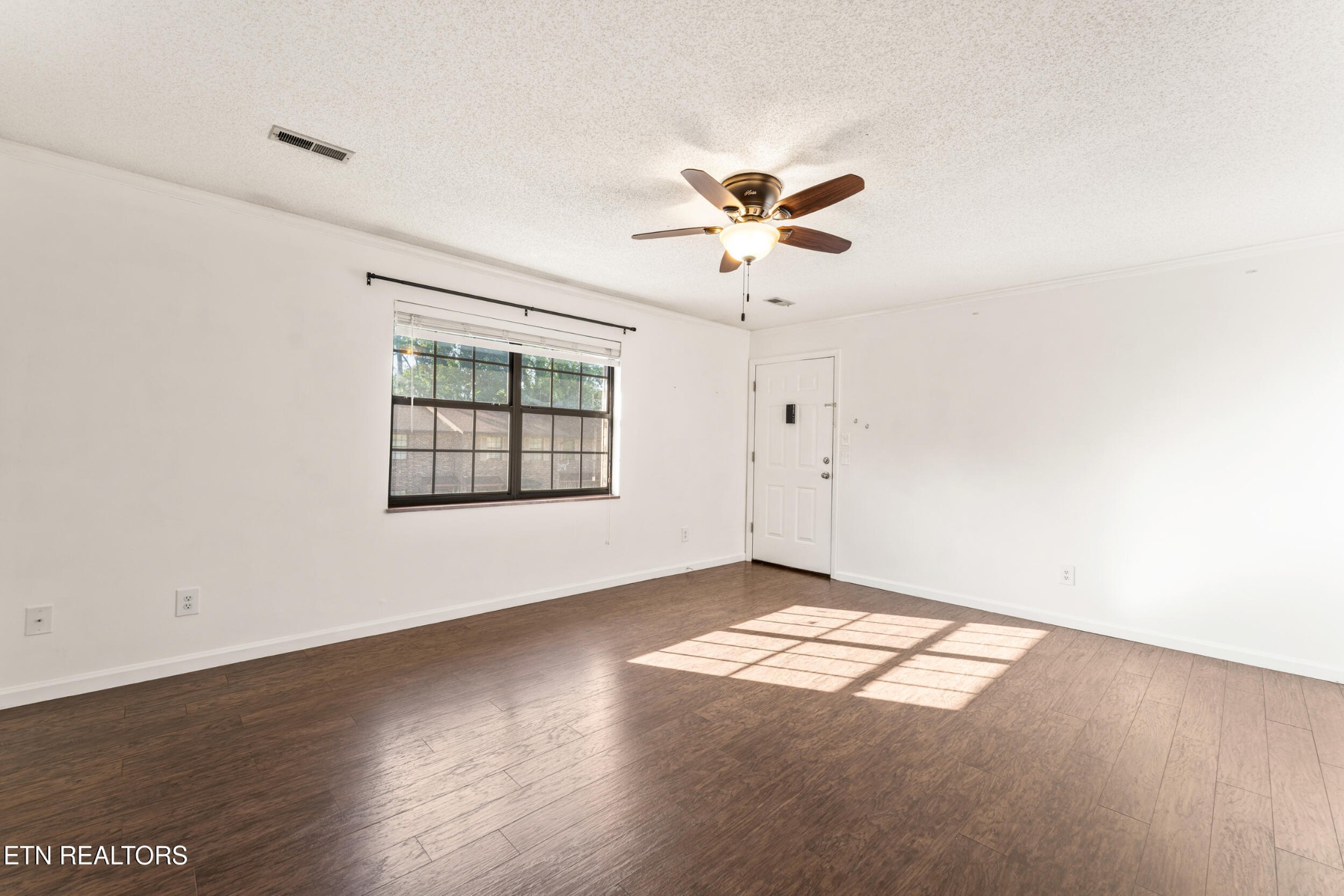810 Highland Drive Property Photo 6