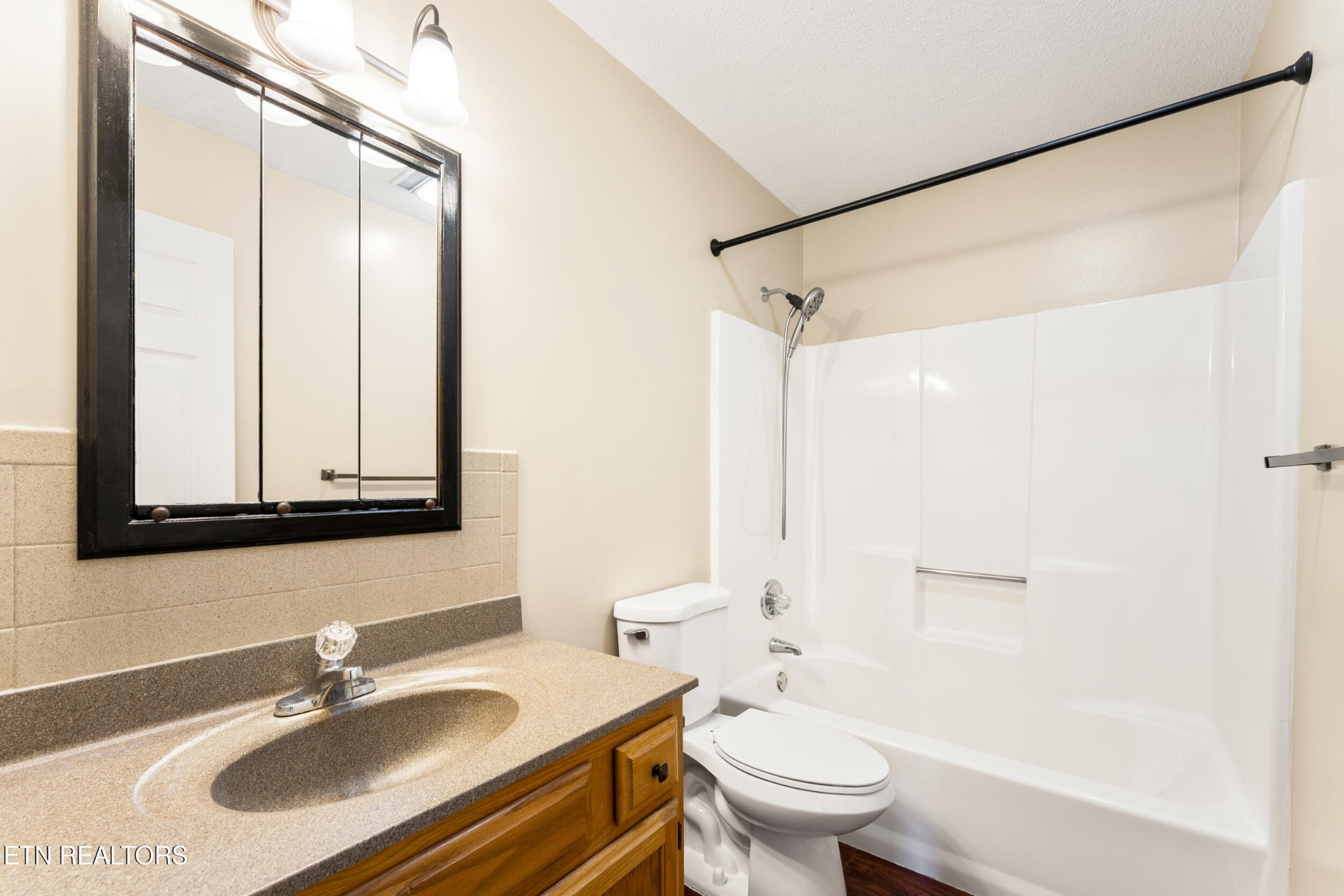 810 Highland Drive Property Photo 13