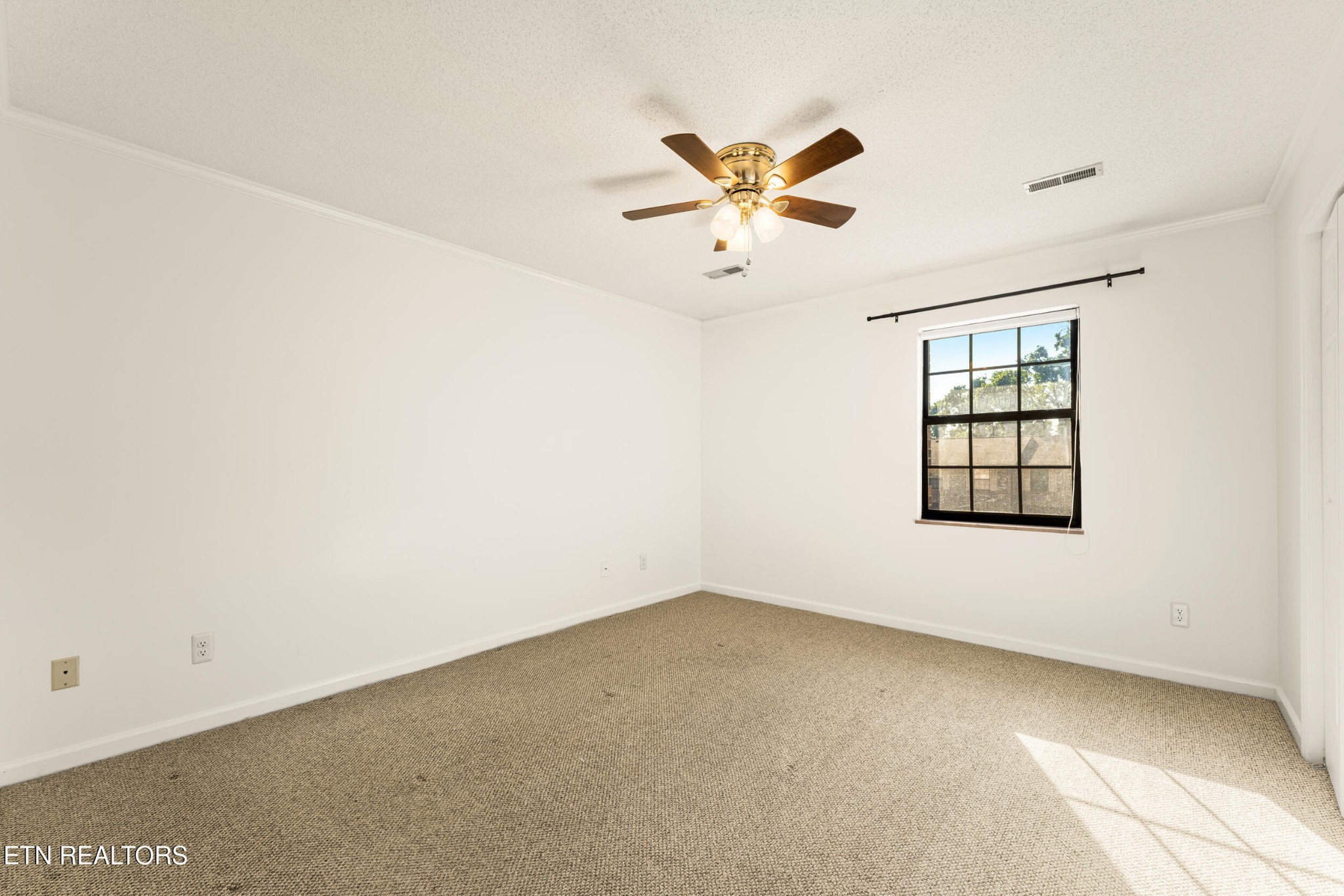 810 Highland Drive Property Photo 14