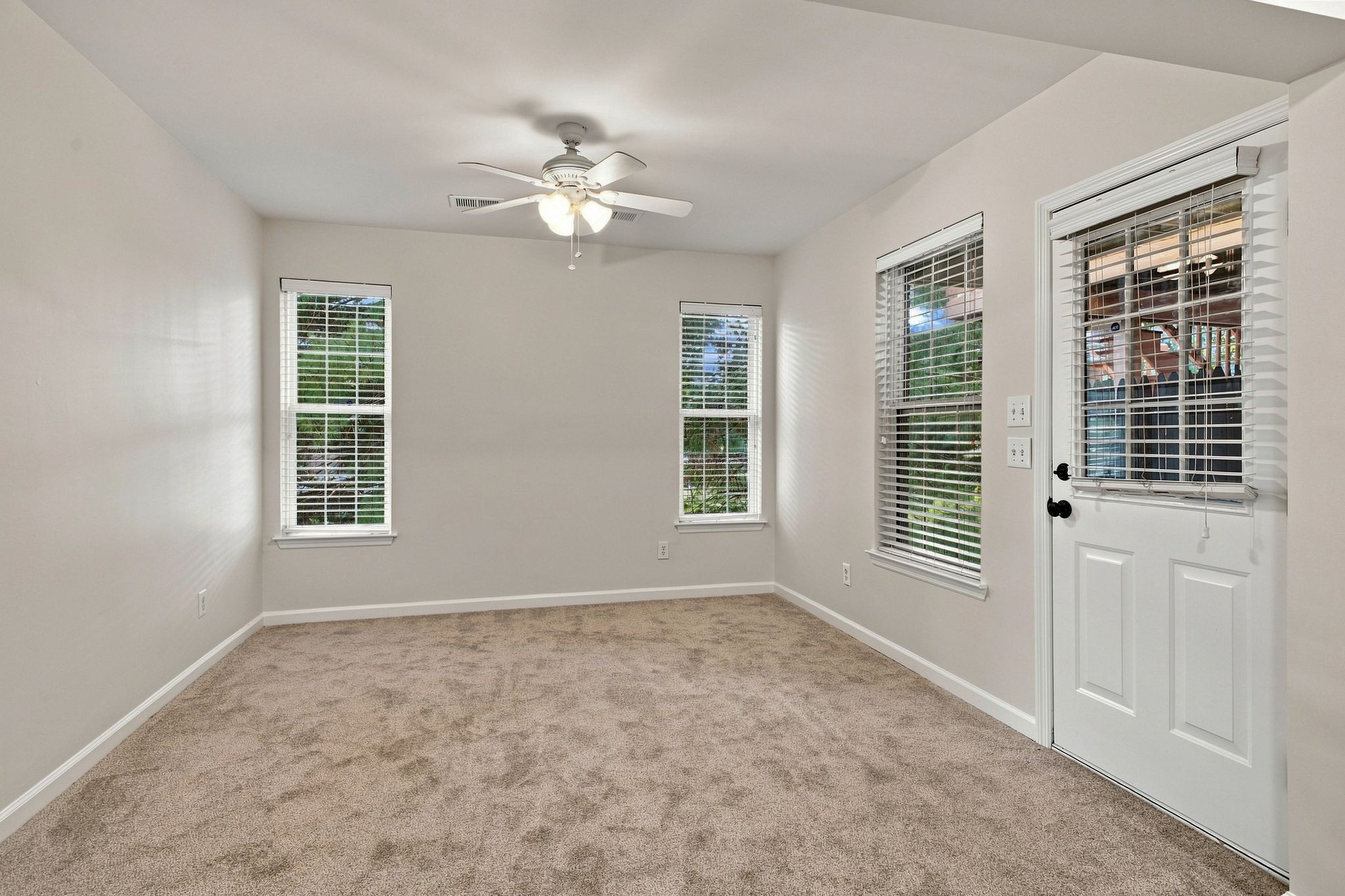 608 Huffine Manor Cir Property Photo 8