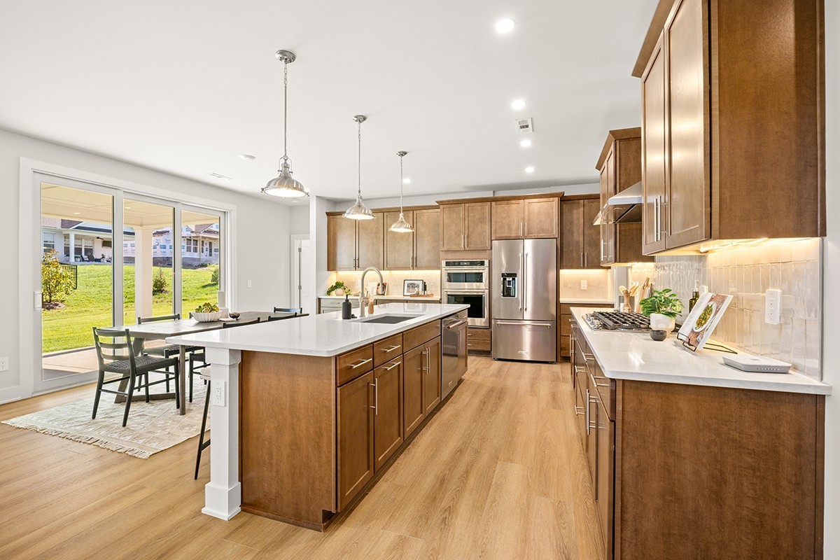 464 Tomlinson Pointe Dr Property Photo 12