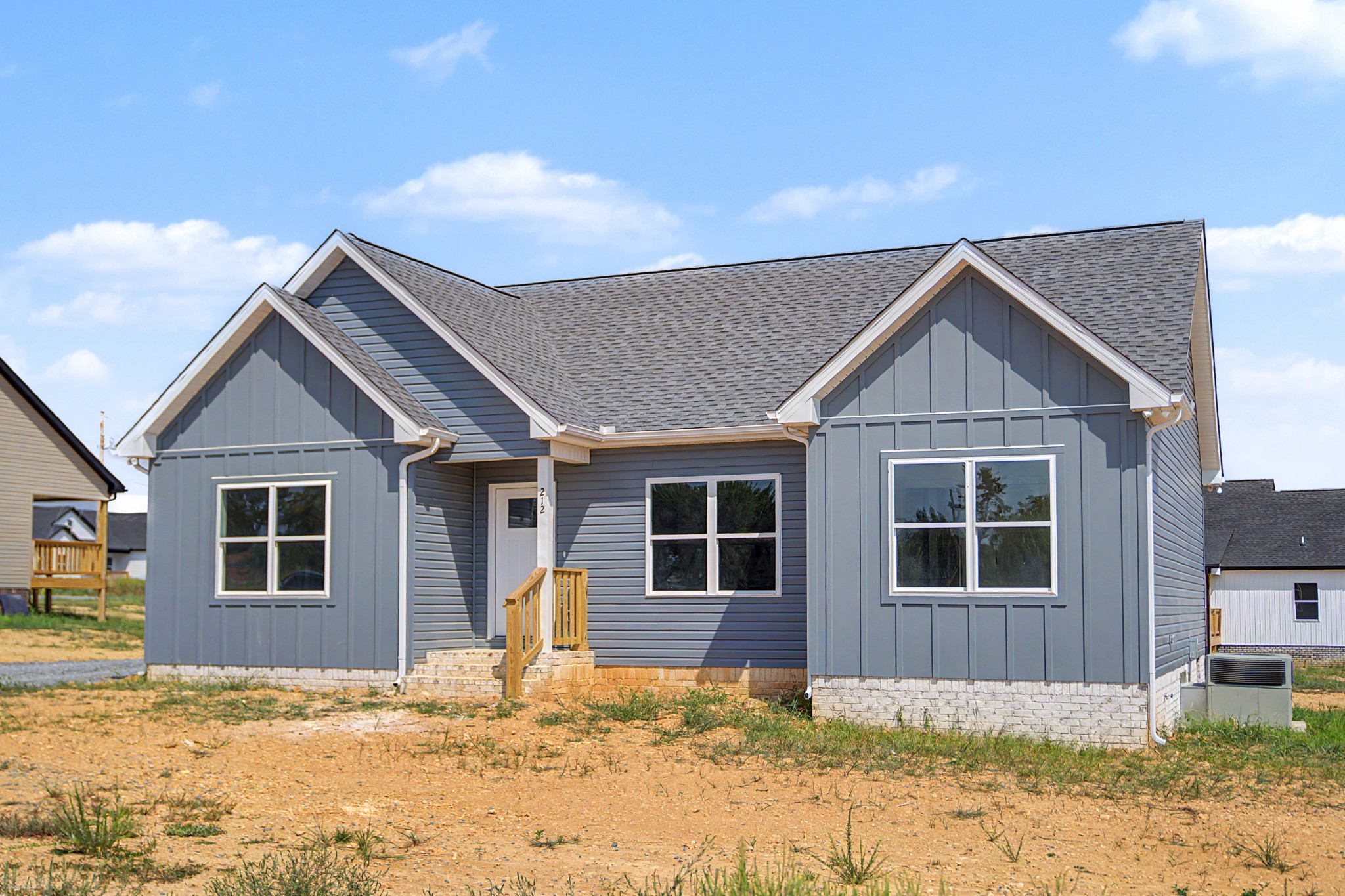 212 Dj Dr Property Photo 3