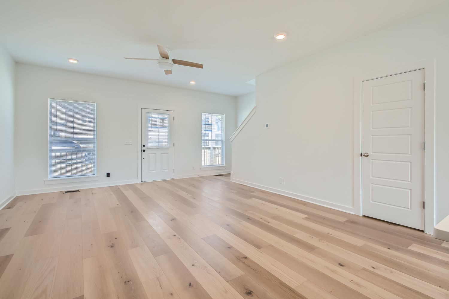 1148 Alcove Way Property Photo 8