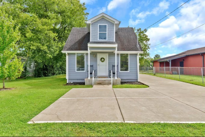 209 Campus Dr Property Photo 1