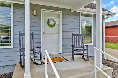 209 Campus Dr Property Photo 2