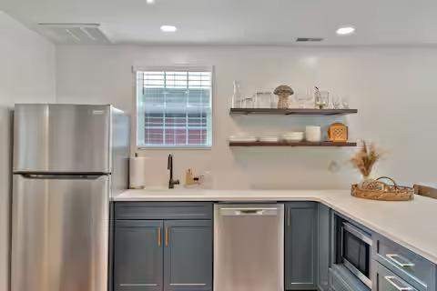 209 Campus Dr Property Photo 6