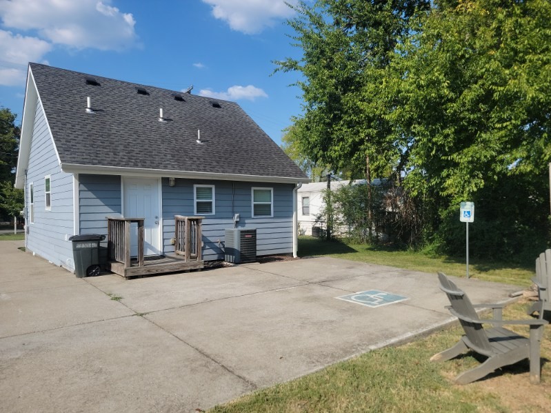 209 Campus Dr Property Photo 16