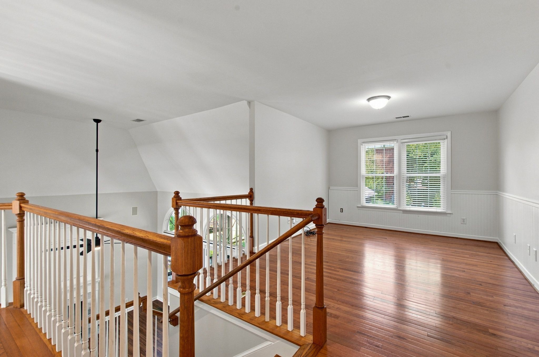 512 Crofton Park Ln Property Photo 26