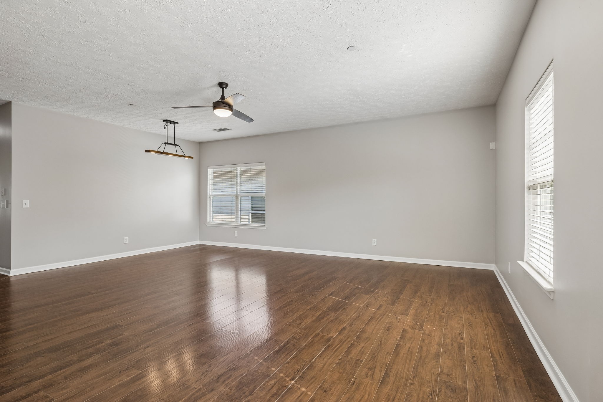 1017 Park Run Dr Property Photo 3