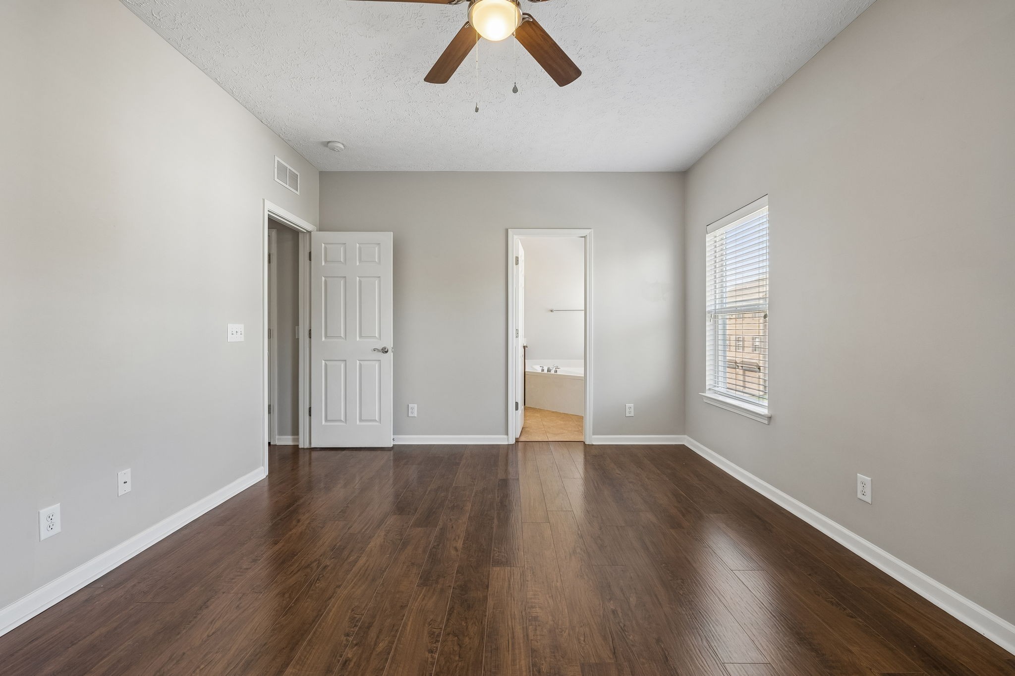 1017 Park Run Dr Property Photo 14