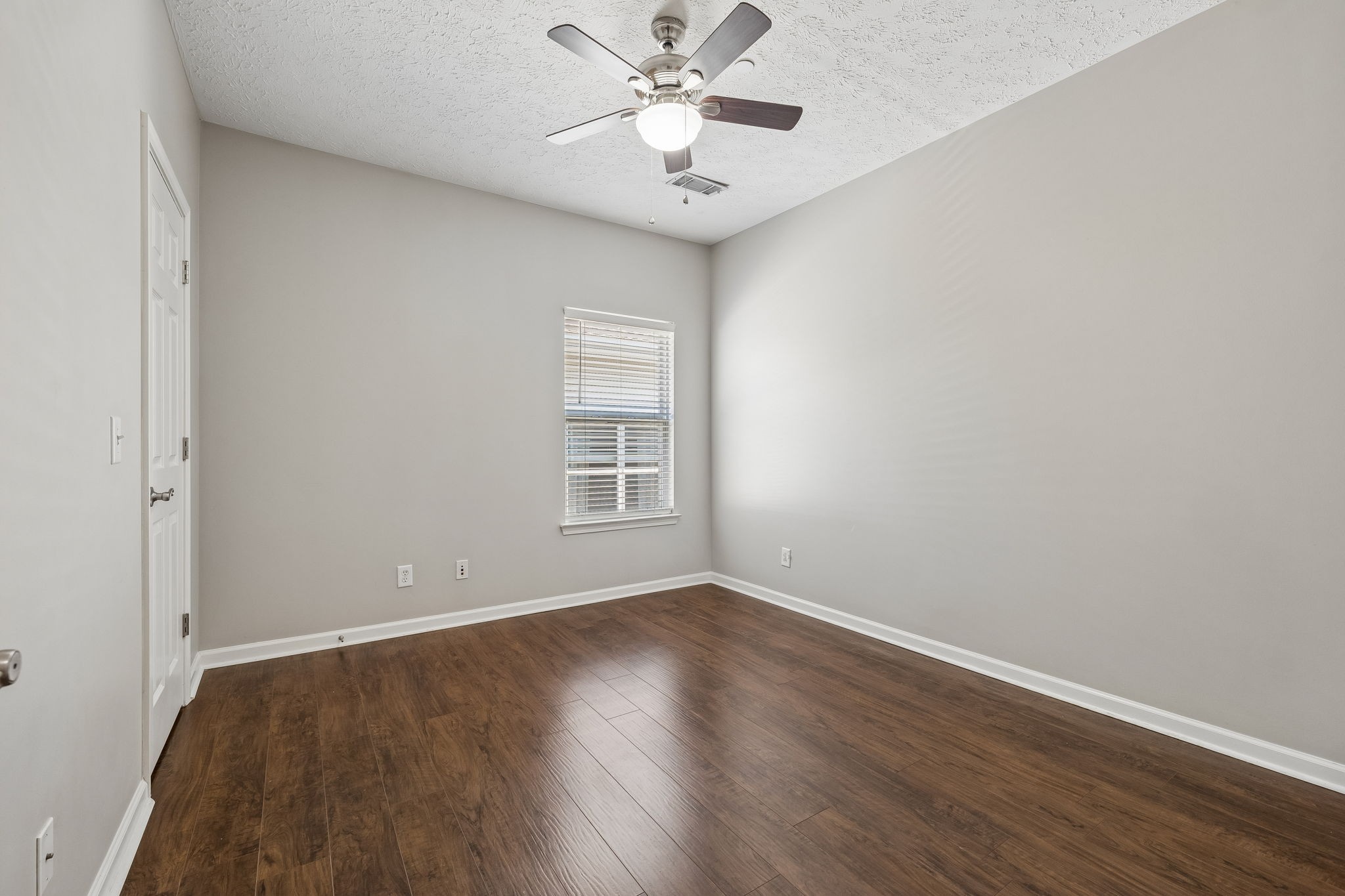 1017 Park Run Dr Property Photo 19