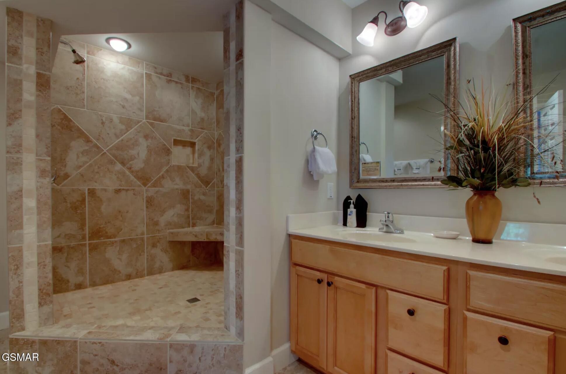 527 River Place Way Property Photo 8