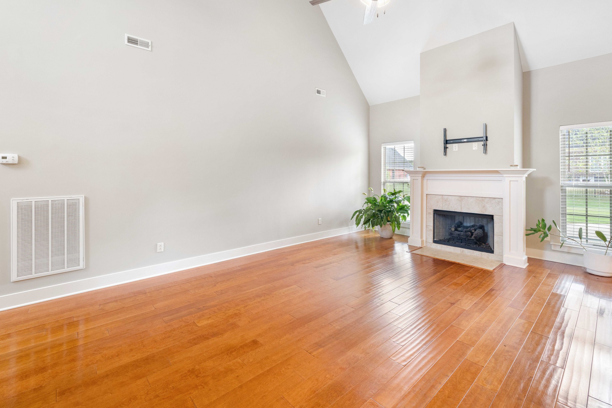 1848 Jose Way Property Photo 11