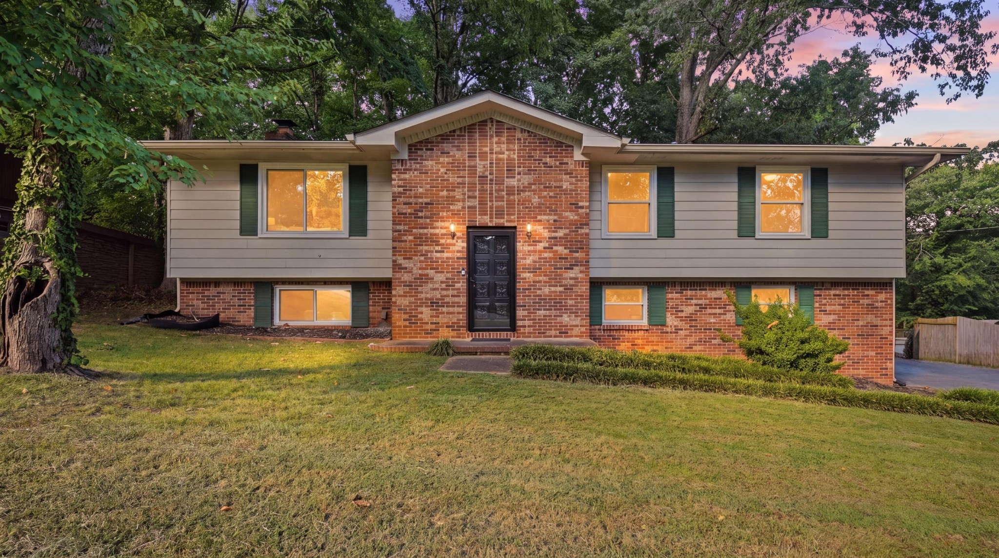 809 N Valleywood Circle Property Photo 1